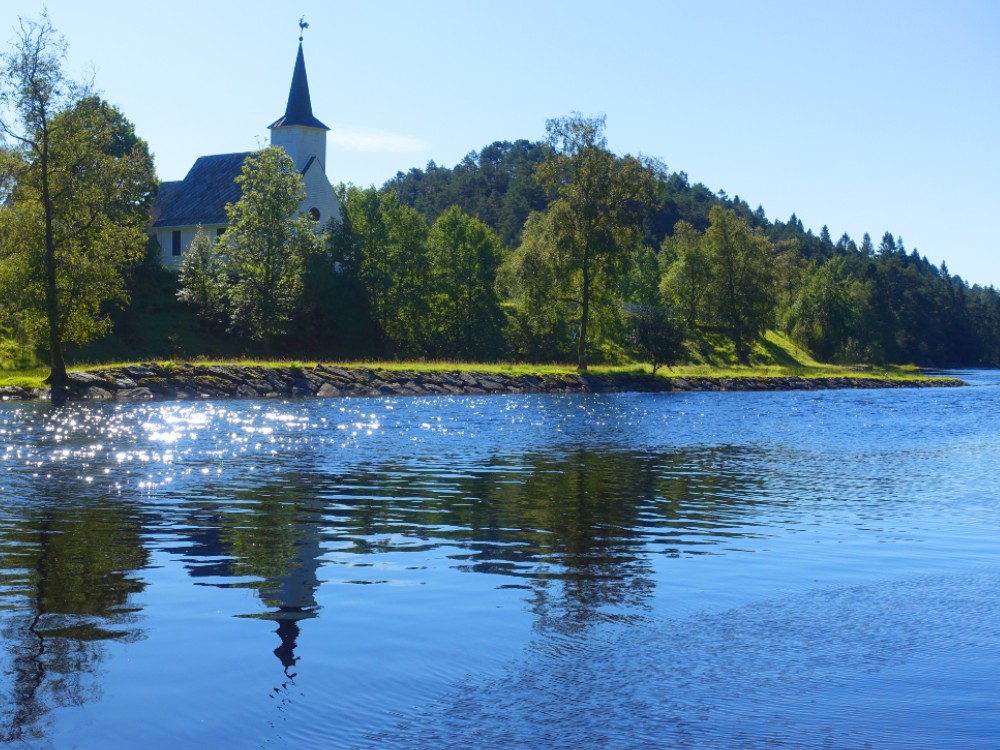 Frøyset kyrkje